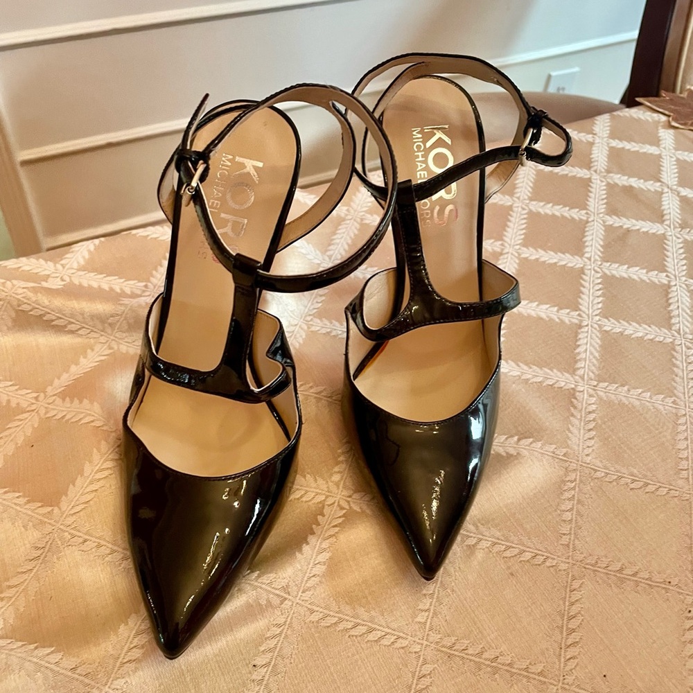 KORS Michael Kors Black Patent Pointed T-Strap Heels